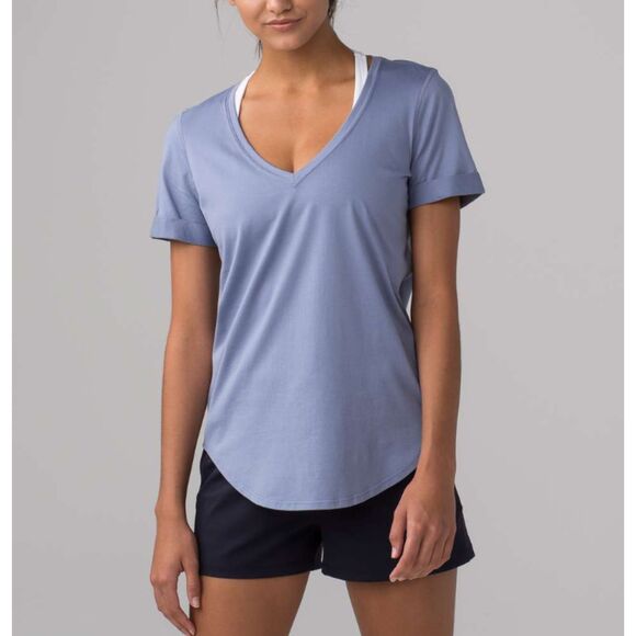 Women Lululemon Love Tee II Short Sleeve Relaxed Fit Hip Length in Peri Purple - Picture 1 of 7